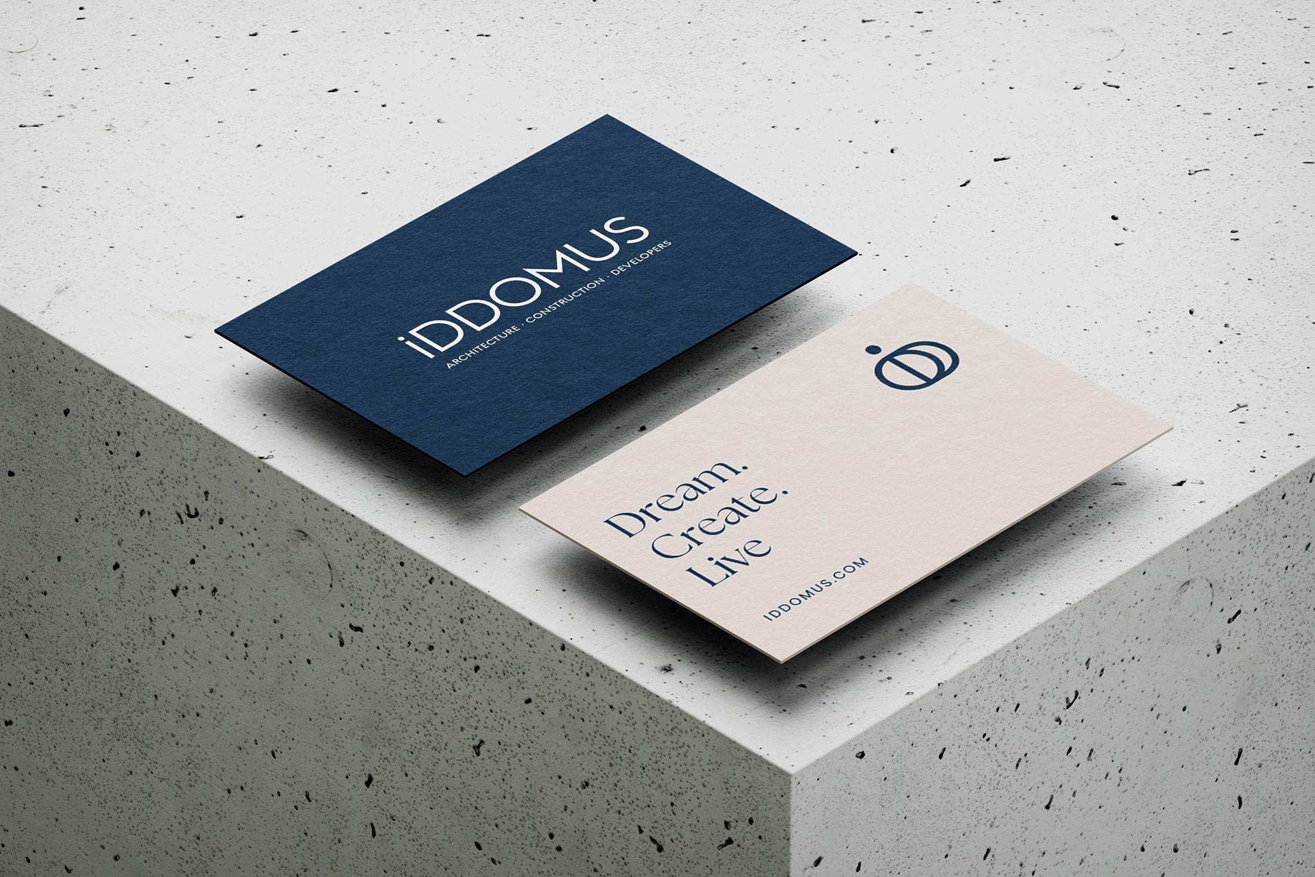 Mxin - Proyecto de rebranding estratégico y diseño visual para IDDOMUS, una marca de lujo especializada en villas llave en mano en la Costa del Sol. Identidad renovada con un enfoque elegante, funcional y orientado a reforzar su posicionamiento premium